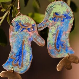 Pendientes de pájaros de colores elaborados de manera artesanal verde y tonos azules