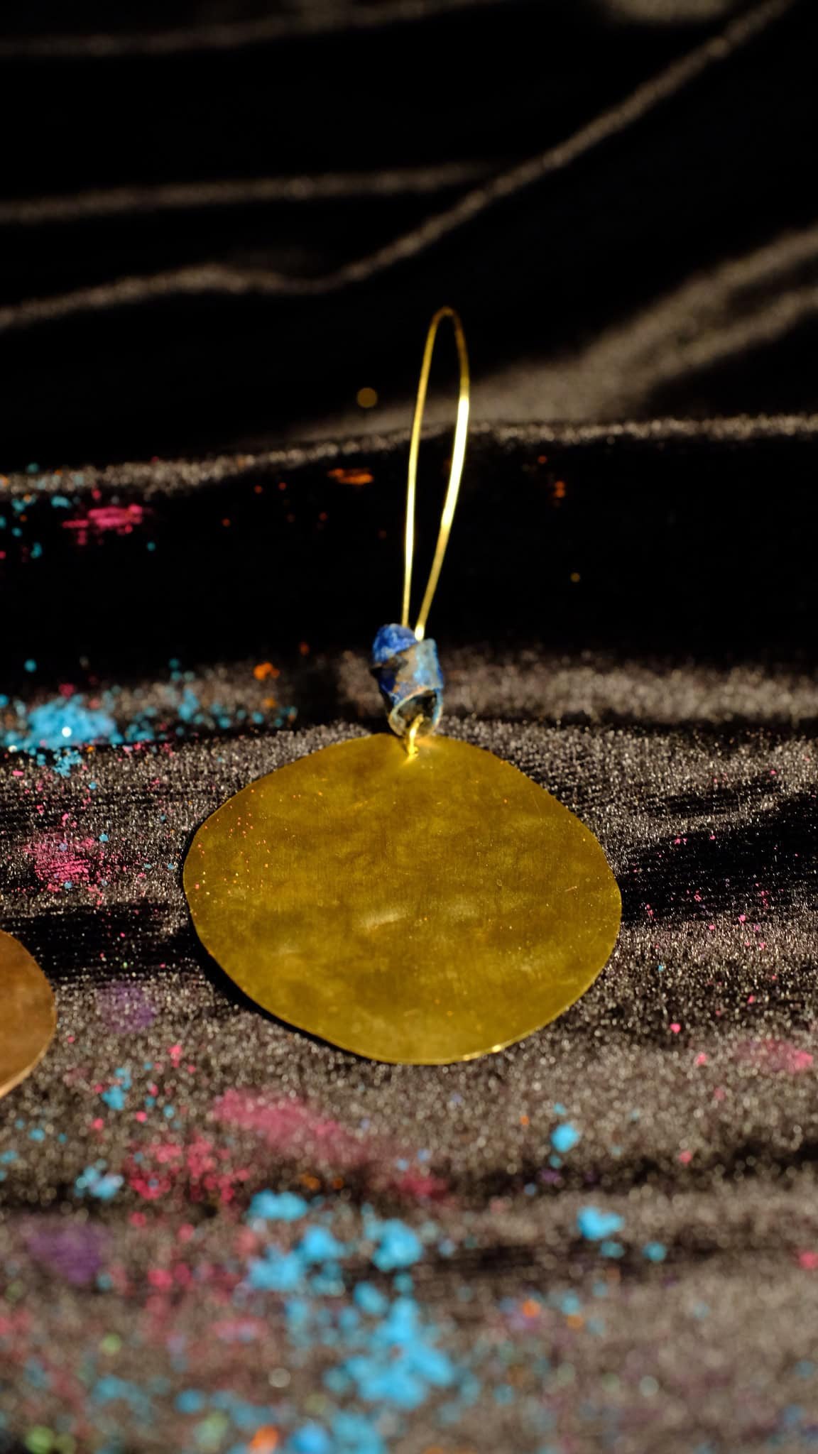 Pendientes inspirados en el romance de Júpiter y Venus y la astronomía poética.