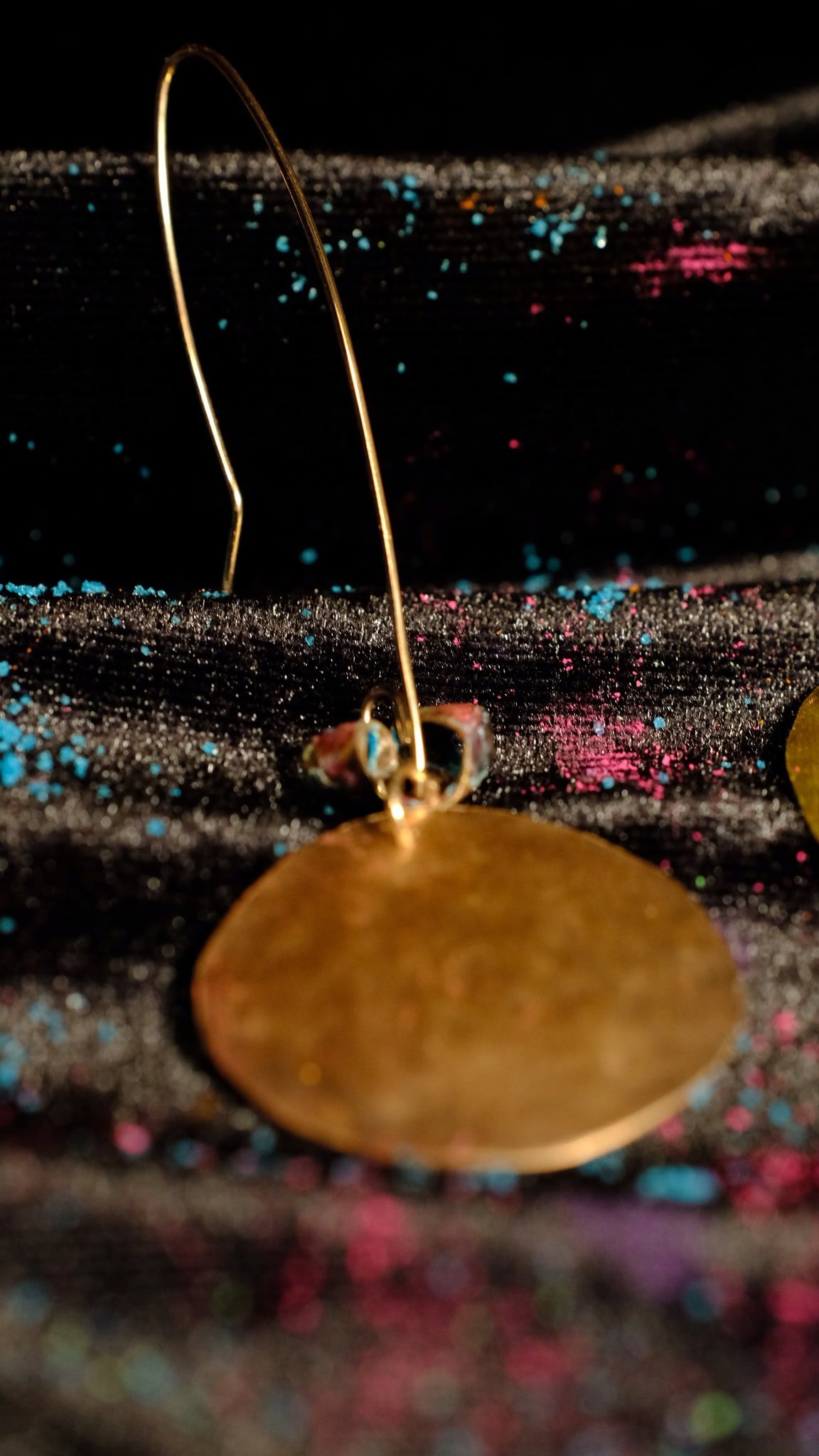 Pendientes inspirados en el romance de Júpiter y Venus y la astronomía poética.