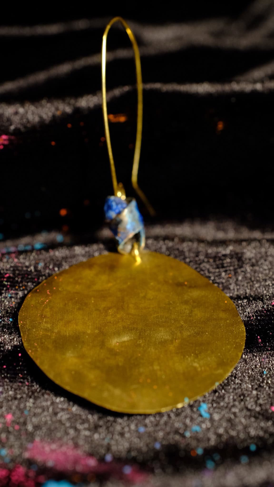 Pendientes inspirados en el romance de Júpiter y Venus y la astronomía poética.